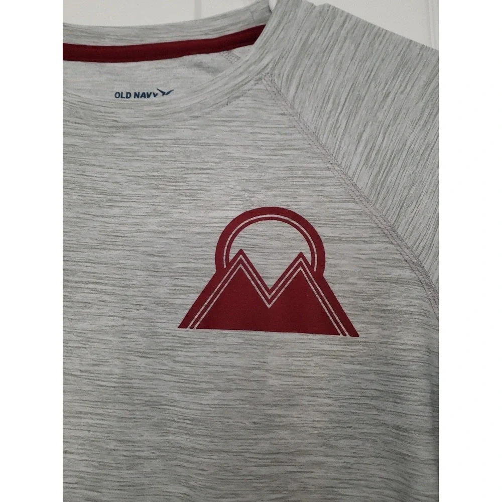 Old Navy Womans Athletic Long sleeve top Size XL‎